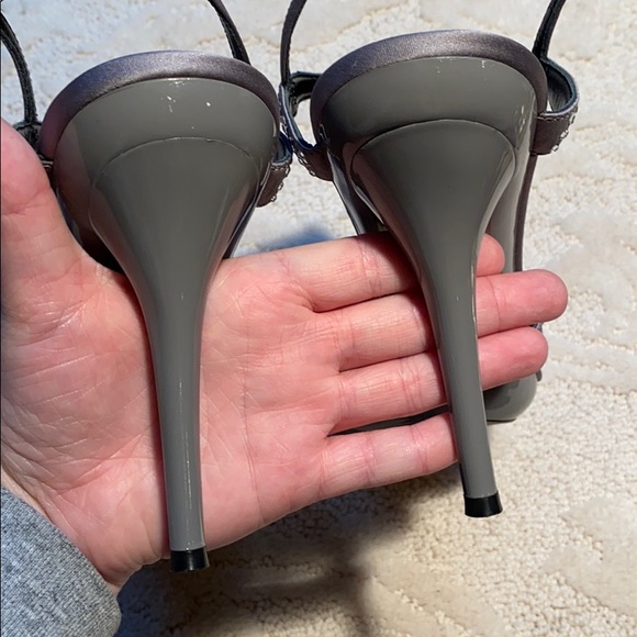 Gray jeweled heels - Picture 9 of 10